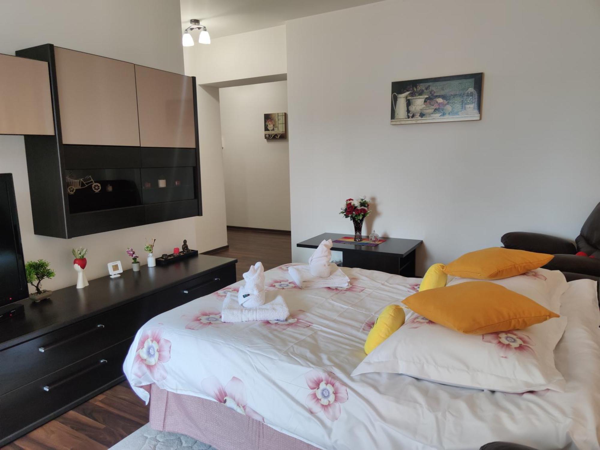 Cozy Magic House - Unirii Square Apartment Bukares Bagian luar foto